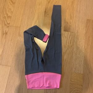 Lululemon Wunder reversible gray / melon 8 EUC full length leggings like 2 pair!